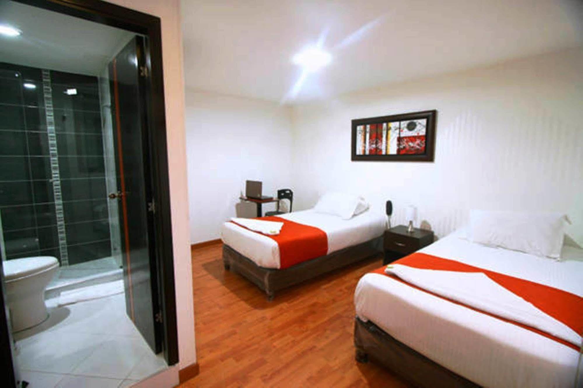 Hotel Expo Inn Embajada Bogotá Esterno foto